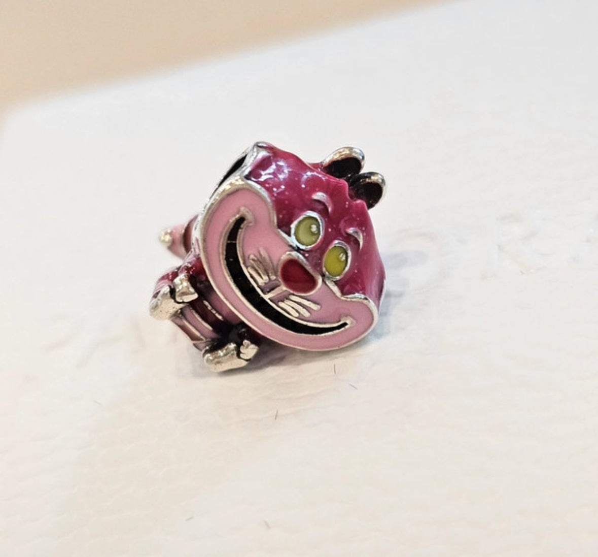 Charm Pandora gato Alicia nueva colección